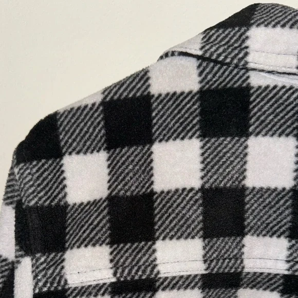 Time&Tru Soft Black and White Plaid Longsleeve Flannel - Picture 4 of 4